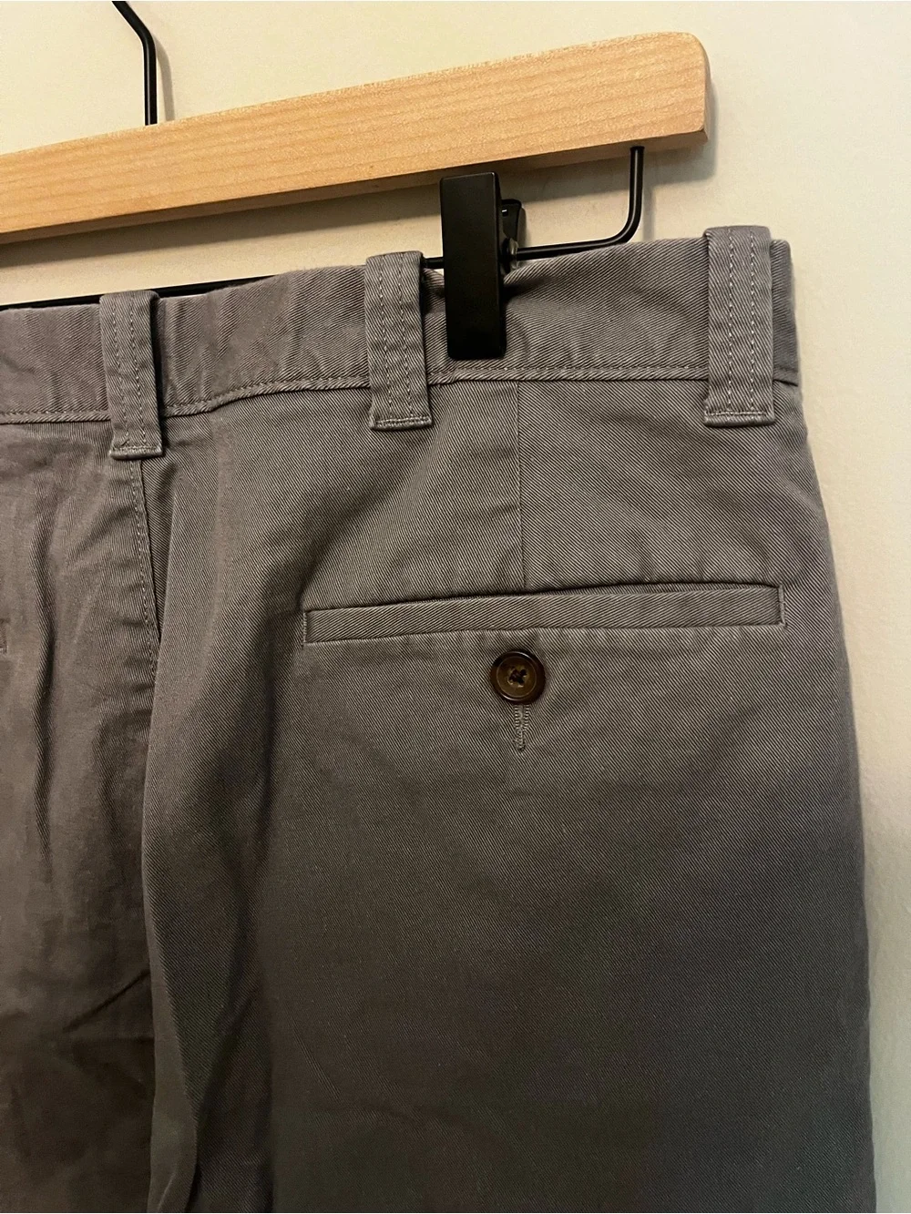 Men’s Jcrew Chino Shorts - size 31, 9in inseam